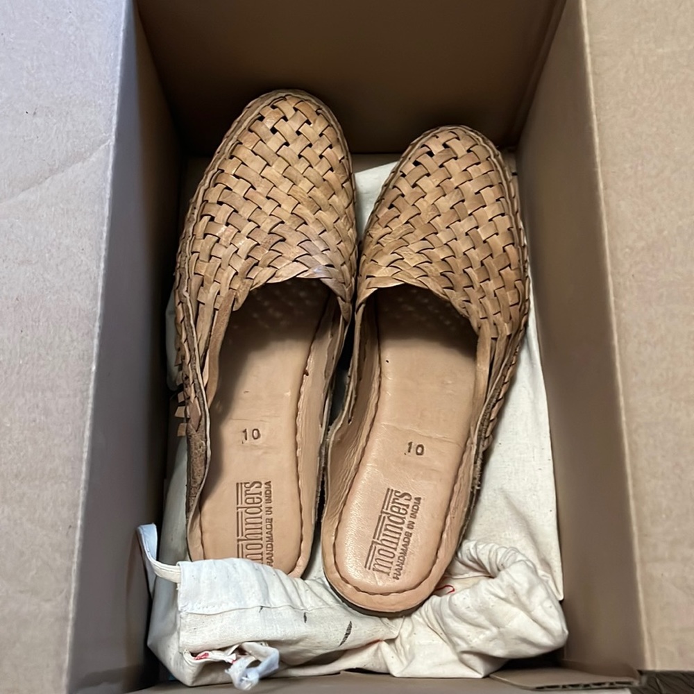 Mohinders Women Leather Slides W10 Like New